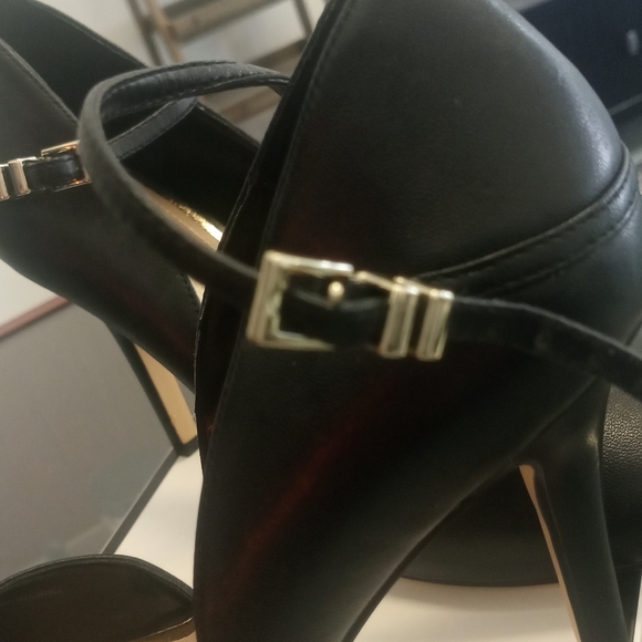 White House Black market heels - Picture 5 of 6